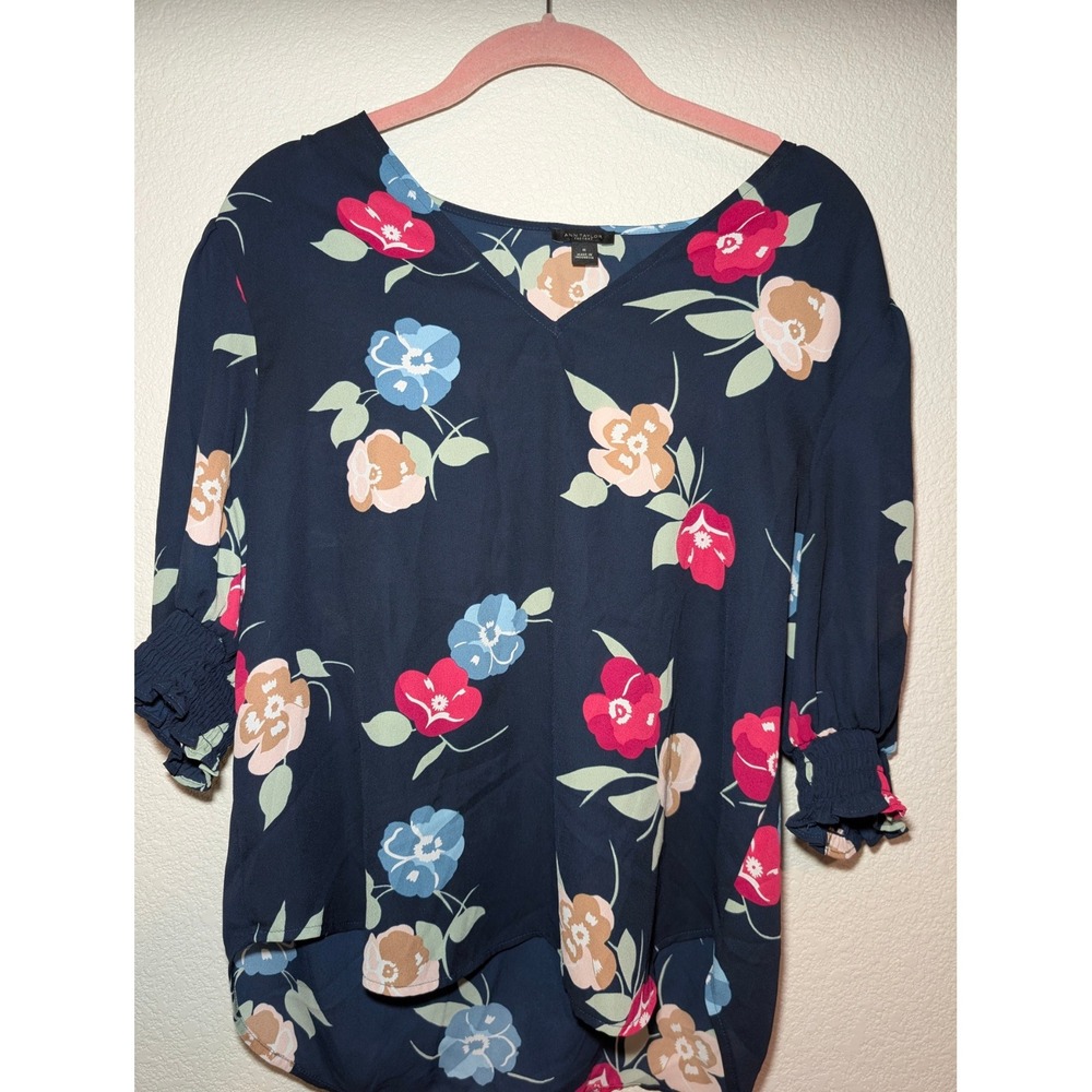 Ann Taylor Factory Floral Blouse Women M Navy Blue Excellent Smocked 3/4 Sleeve